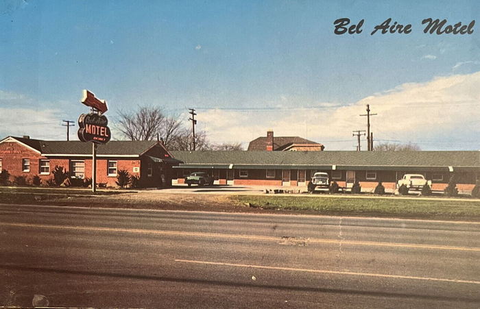 Rising Star Motel (Bel-Aire Motel) - Vintage Postcard